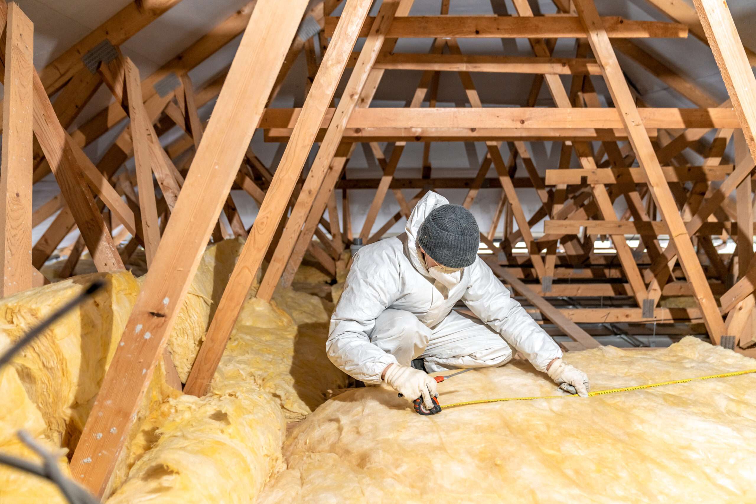 insulation of the roof and ceiling with glass wool